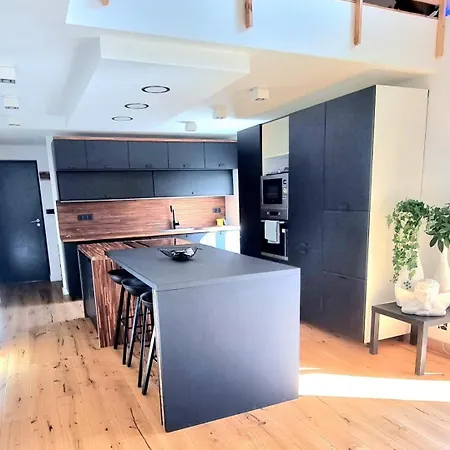 ! New Prestige Loft Climatise Terrasse Jacuzzi ! דירה Pont-à-Mousson