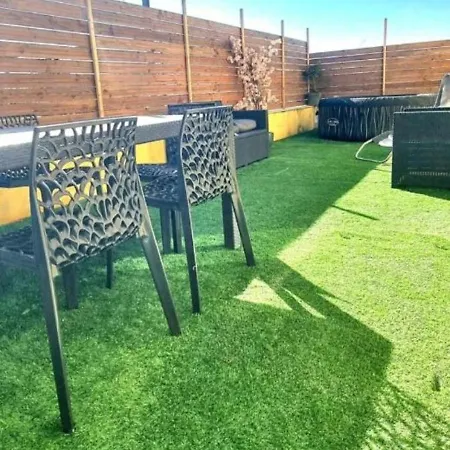 ! New Prestige Loft Climatise Terrasse Jacuzzi ! דירה *