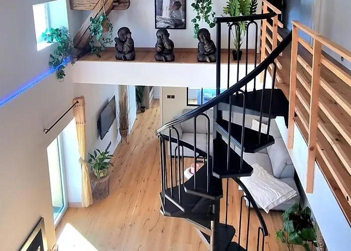 ! New Prestige Loft Climatise Terrasse Jacuzzi !