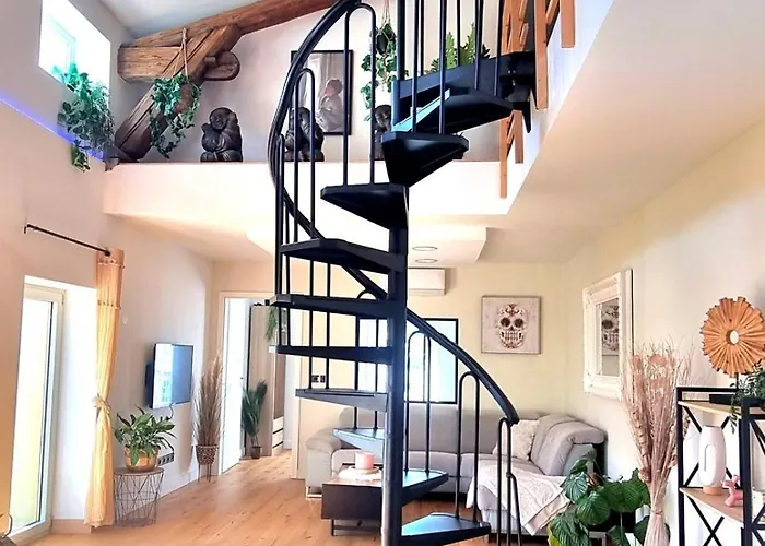 דירה ! New Prestige Loft Climatise Terrasse Jacuzzi !